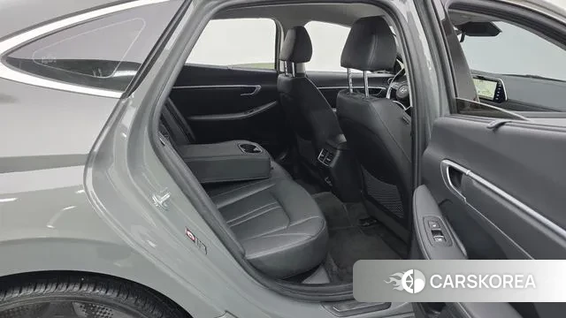 Hyundai Sonata (DN8) 2021 Серебристо-серый из Кореи, фото 3