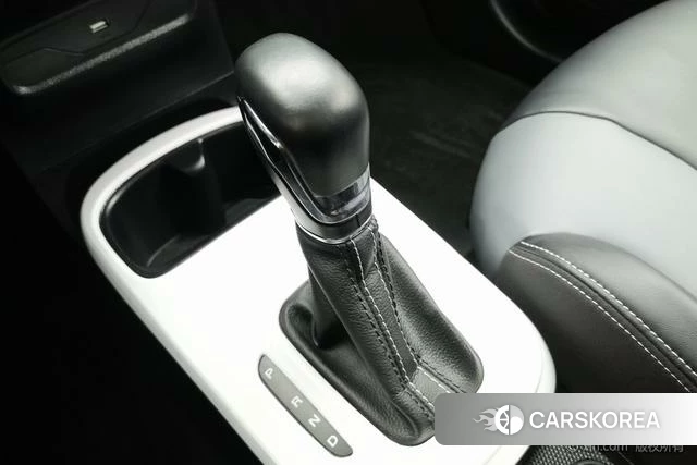 Roewe CLEVER 2022 Белый из Китая, фото 3