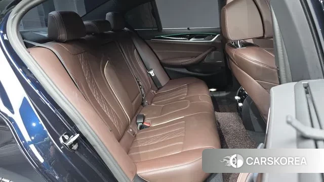 BMW 5 Series (G30) 2023 Черный из Кореи, фото 3