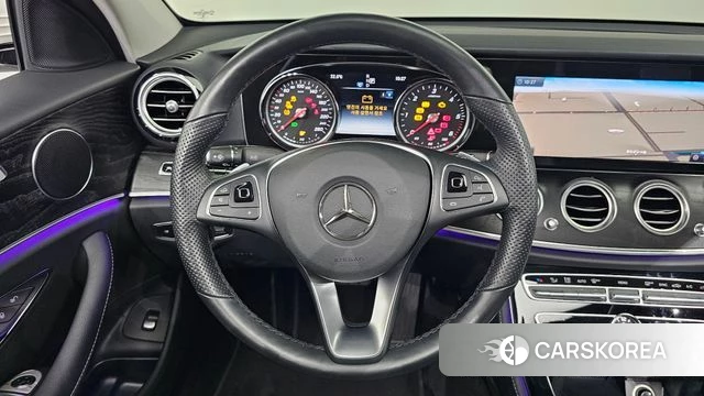 Mercedes-Benz E-Class W213 2018 Белый из Кореи, фото 3