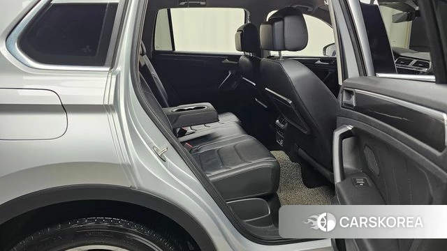 Volkswagen Tiguan second Generation 2020 Серебряный из Кореи, фото 3