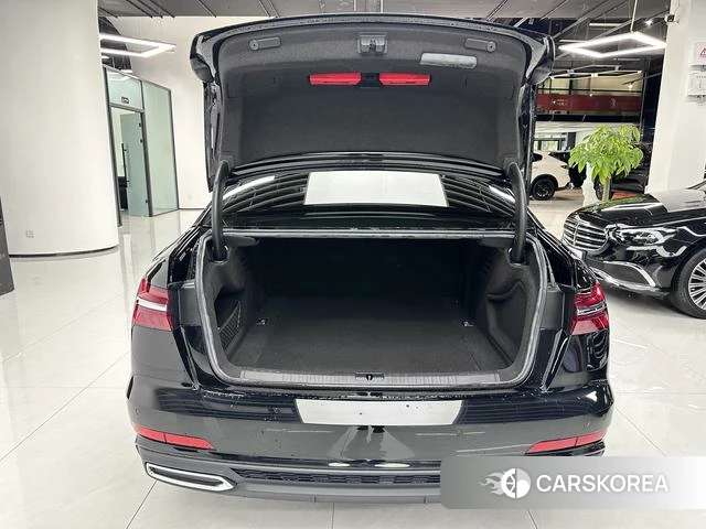 Audi A6L 2021 Черный из Китая, фото 3