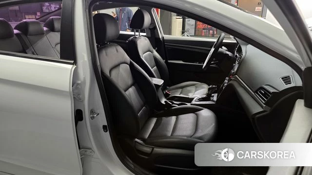 Hyundai The New Avante AD 2019 Белый из Кореи, фото 3