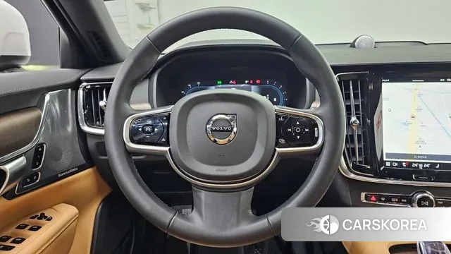 Volvo V90 Cross-Country 2024 Белый из Кореи, фото 3