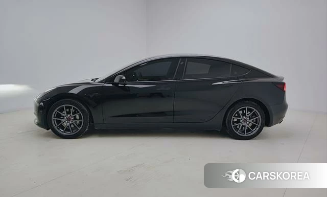 Tesla Model 3 2021 Черный из Китая, фото 3