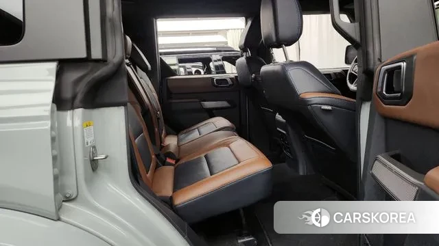 Ford Bronco 6th Generation 2022 Цвет галактики из Кореи, фото 3