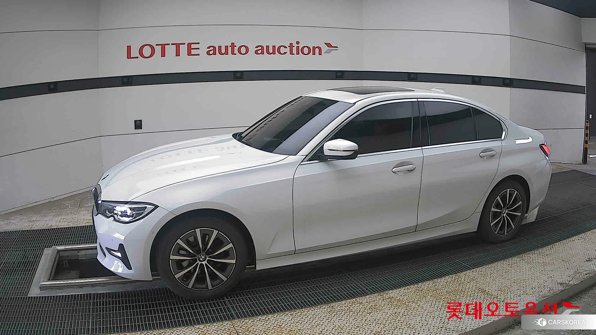 BMW  320i 2022 Alpine White из Кореи, фото 3