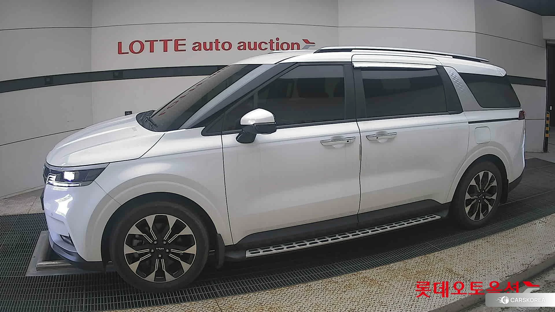 Kia Carnival 2023 Белый из Кореи, фото 3