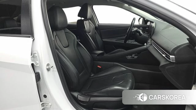 Hyundai Avante Hybrid (CN7) 2021 Белый из Кореи, фото 3