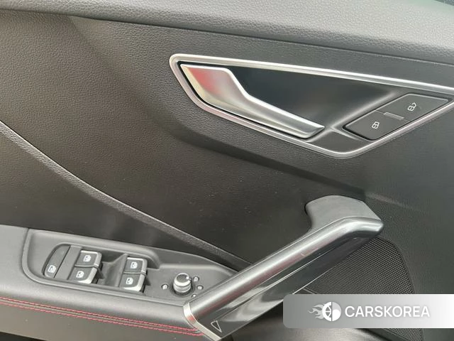 Audi Q2L 2023 Белый из Китая, фото 3