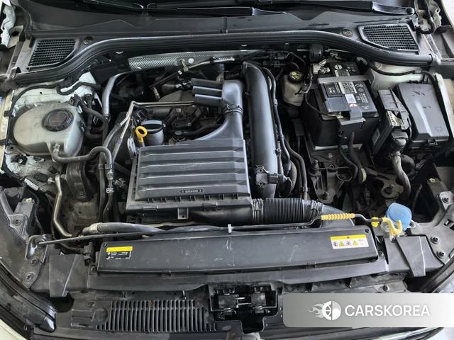 Volkswagen Golf 2022 Белый из Китая, фото 3