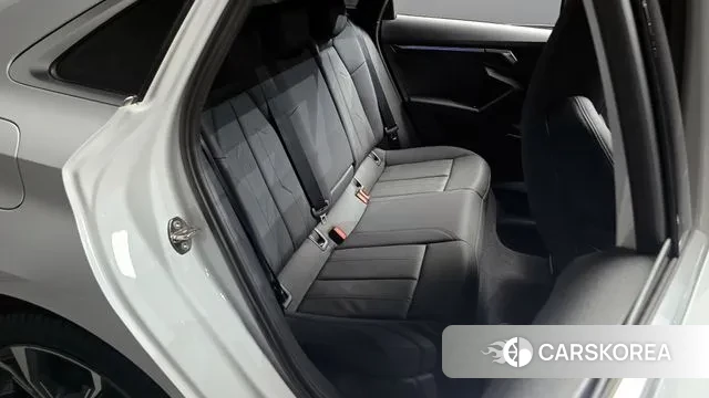 Audi A3 (8Y) 2023 Белый из Кореи, фото 3