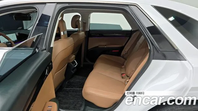 Hyundai Grandeur Hybrid (GN7) 2023 Белый из Кореи, фото 3