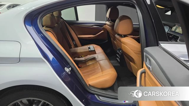 BMW 5 Series (G30) 2018 Белый из Кореи, фото 3