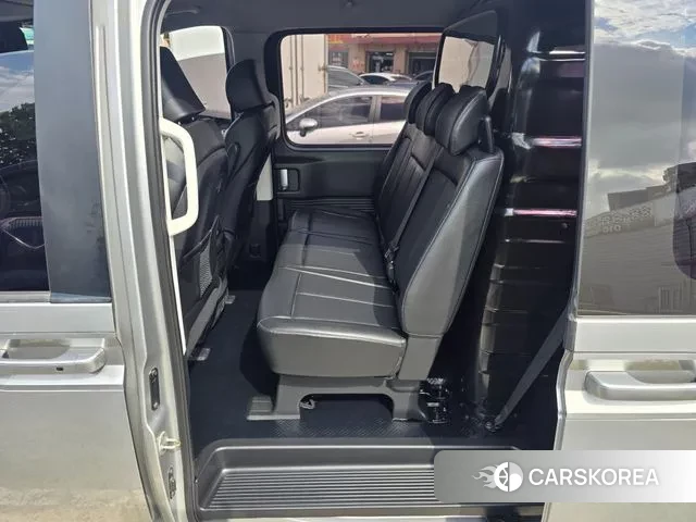 Hyundai Staria 2022 Серебристо-серый из Кореи, фото 3