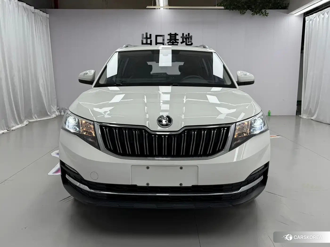 Skoda Komick 2022 Белый из Китая, фото 3