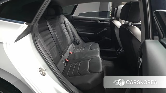 Volkswagen Arteon 2022 Белый из Кореи, фото 3
