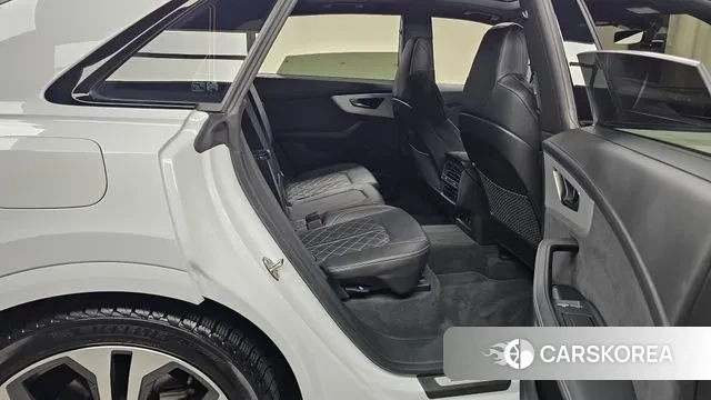 Audi Q8 (4M) 2023 Белый из Кореи, фото 3