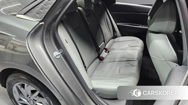 Hyundai The New Avante (CN7) 2023 Серый из Кореи, фото 3