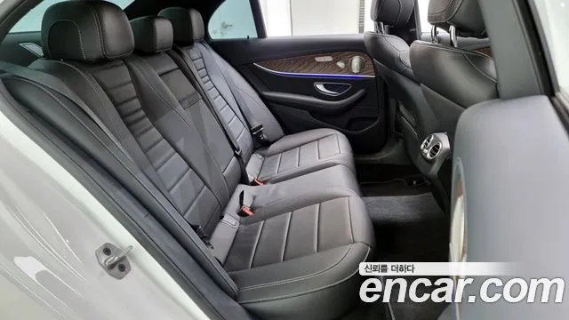 Mercedes-Benz E-Class W213 2023 Белый из Кореи, фото 3