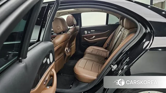 Mercedes-Benz E-Class W213 2018 Черный из Кореи, фото 3