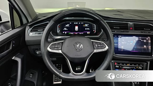 Volkswagen Tiguan second Generation 2022 Белый из Кореи, фото 3