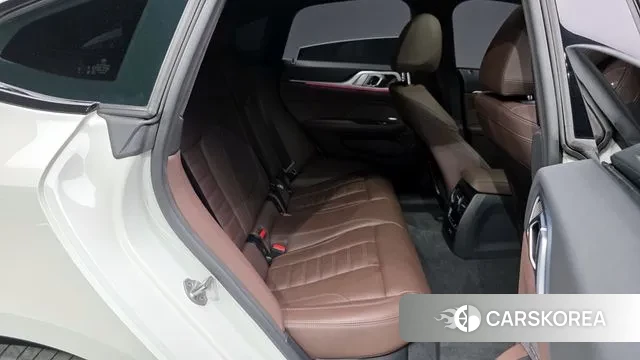 BMW i4 2024 Белый из Кореи, фото 3