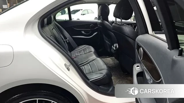 Mercedes-Benz C-Class W205 2018 Белый из Кореи, фото 3