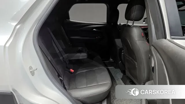 Chevrolet (GM Daewoo) The New Trail Blazer 2023 Белый из Кореи, фото 3