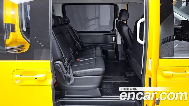 Hyundai Staria 2022 Желтый из Кореи, фото 3