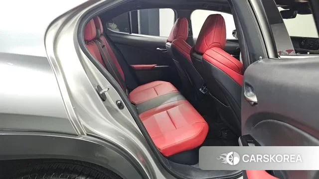 Lexus UX250h 2021 Серебряный из Кореи, фото 3