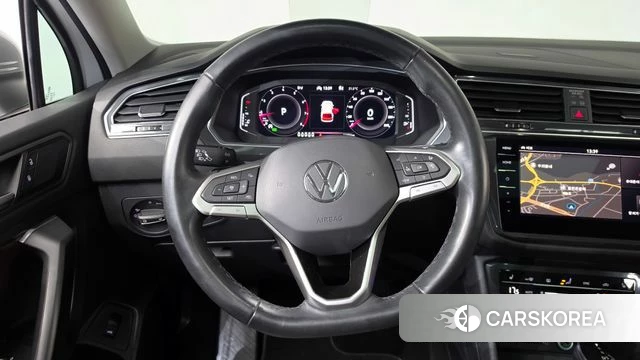 Volkswagen Tiguan Allspace 2022 Белый из Кореи, фото 3