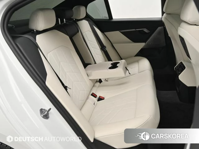 BMW 5 Series (G60) 2026 Белый из Кореи, фото 3