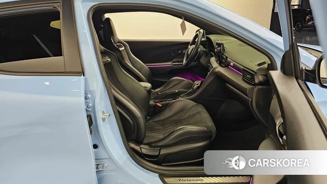 Hyundai Veloster (JS) 2020 Светло-серебряный цвет из Кореи, фото 3