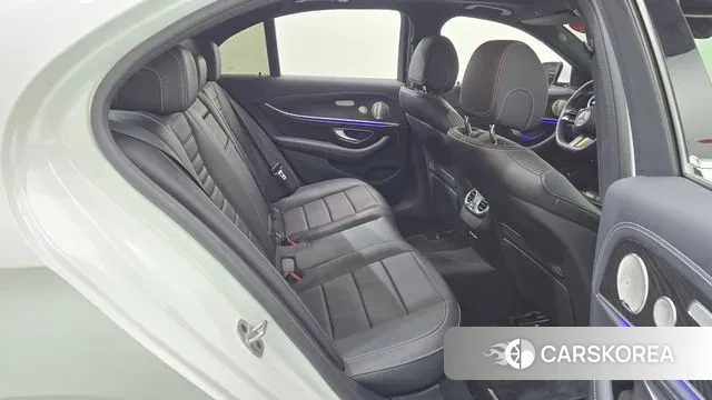 Mercedes-Benz E-Class W213 2023 Белый из Кореи, фото 3