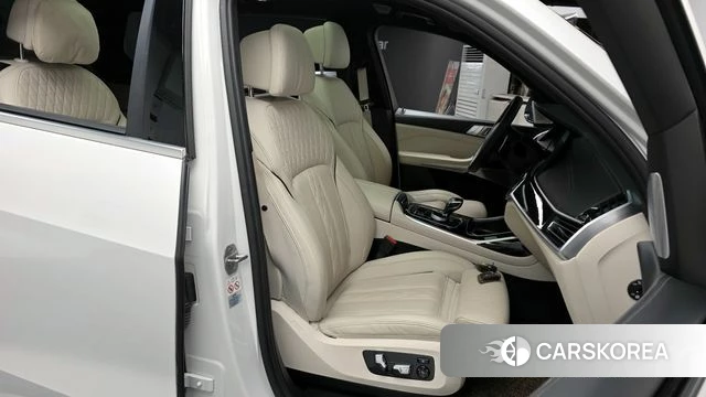 BMW X7 (G07) 2021 Белый из Кореи, фото 3