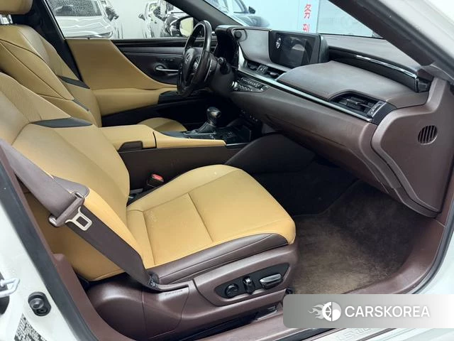 Lexus ES 2021 Белый из Китая, фото 3