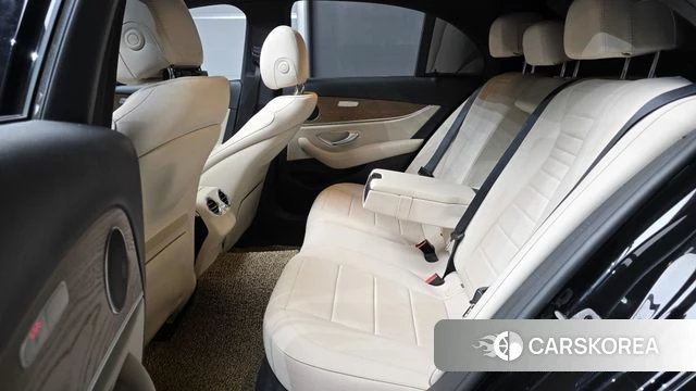 Mercedes-Benz E-Class W213 2021 Черный из Кореи, фото 3