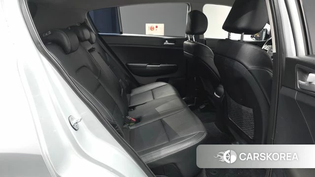 Kia Sportage The Bold 2021 Серебряный из Кореи, фото 3