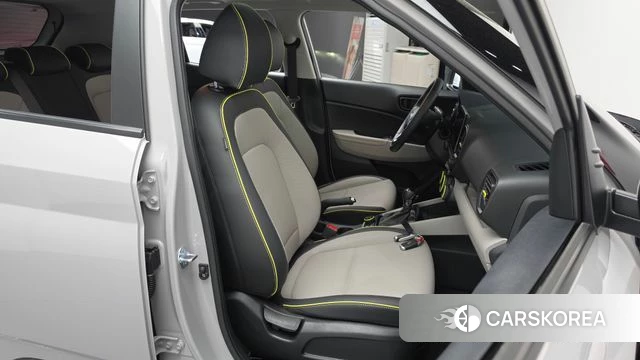 Hyundai Venue 2025 Серебристо-серый из Кореи, фото 3