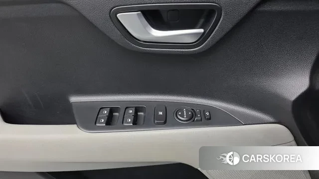 Kia Stonic 2018 Белый из Кореи, фото 3