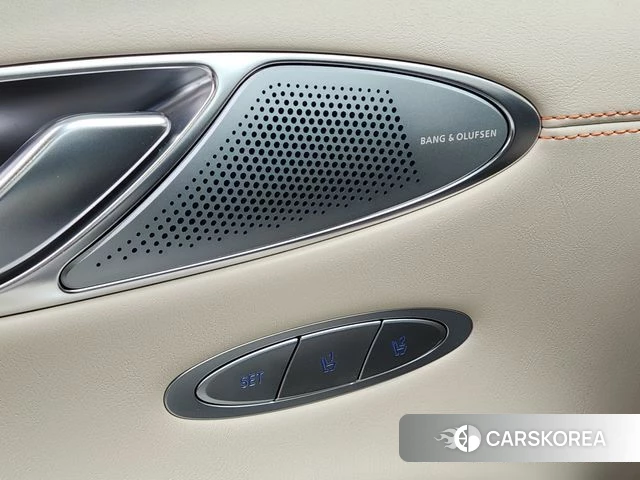 Genesis GV70 2024 Белый из Кореи, фото 3
