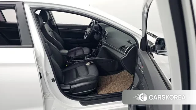 Hyundai Avante AD 2018 Белый из Кореи, фото 3