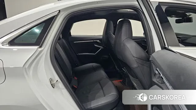 Audi A3 (8Y) 2023 Белый из Кореи, фото 3