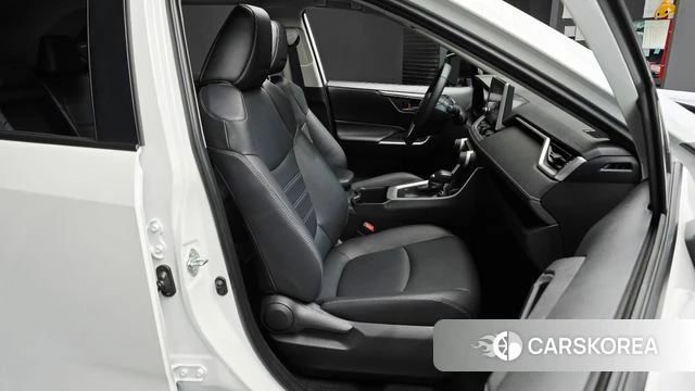 Toyota RAV4 5th Generation 2025 Белый из Кореи, фото 3