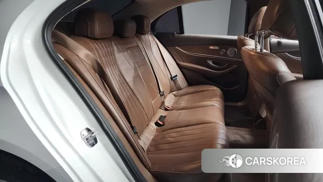 Mercedes-Benz E-Class W213 2018 Белый из Кореи, фото 3