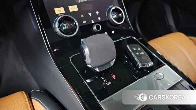 Land Rover Range Rover Velar 2023 Черный из Кореи, фото 3