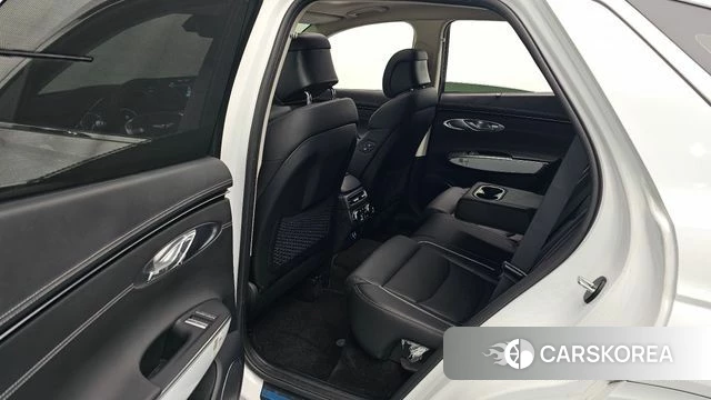 Genesis GV70 2023 Белый из Кореи, фото 3