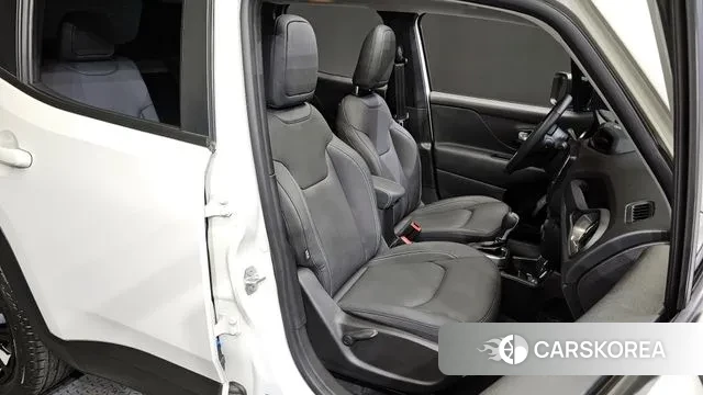 Jeep Renegade 2023 Белый из Кореи, фото 3