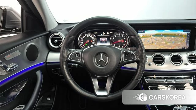 Mercedes-Benz E-Class W213 2018 Серый из Кореи, фото 3